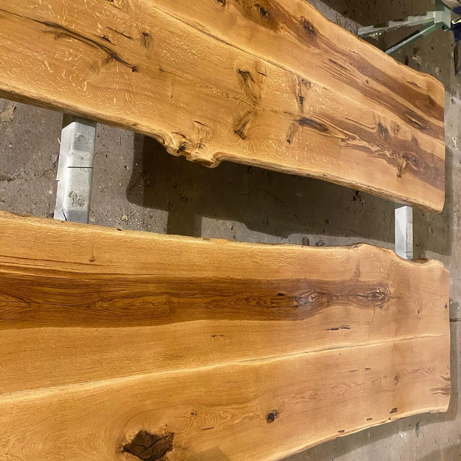 Tafel aus 2 Eichentischen Bohlen