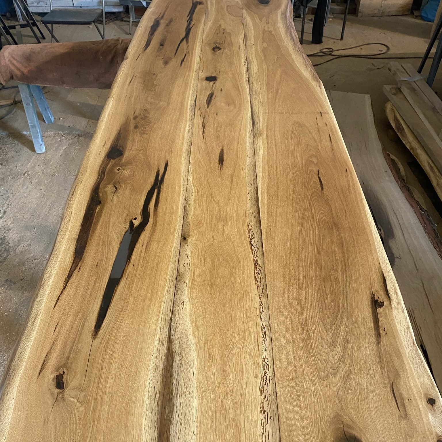 schmaler Eichentisch