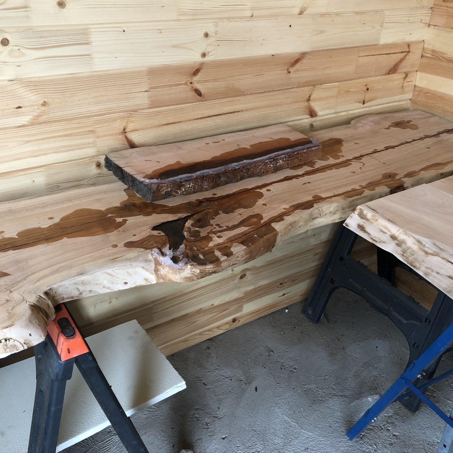 Tisch aus Kirsche / Kirschholz